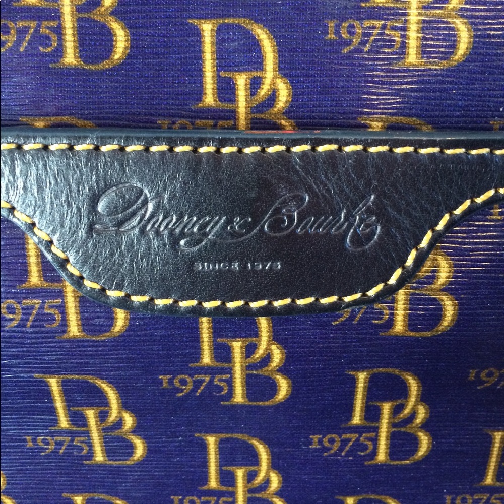 Dooney & Bourke side bag - Picture 5 of 8